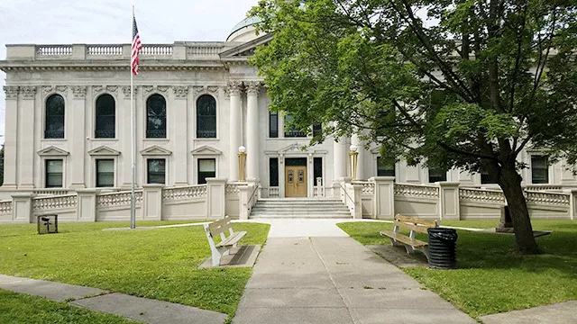 Columbia Multi-Bench Entrance